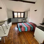Appartement Dans Une Impasse Calme Proche De La Gare