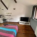 Appartement Dans Une Impasse Calme Proche De La Gare