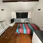 Appartement Dans Une Impasse Calme Proche De La Gare