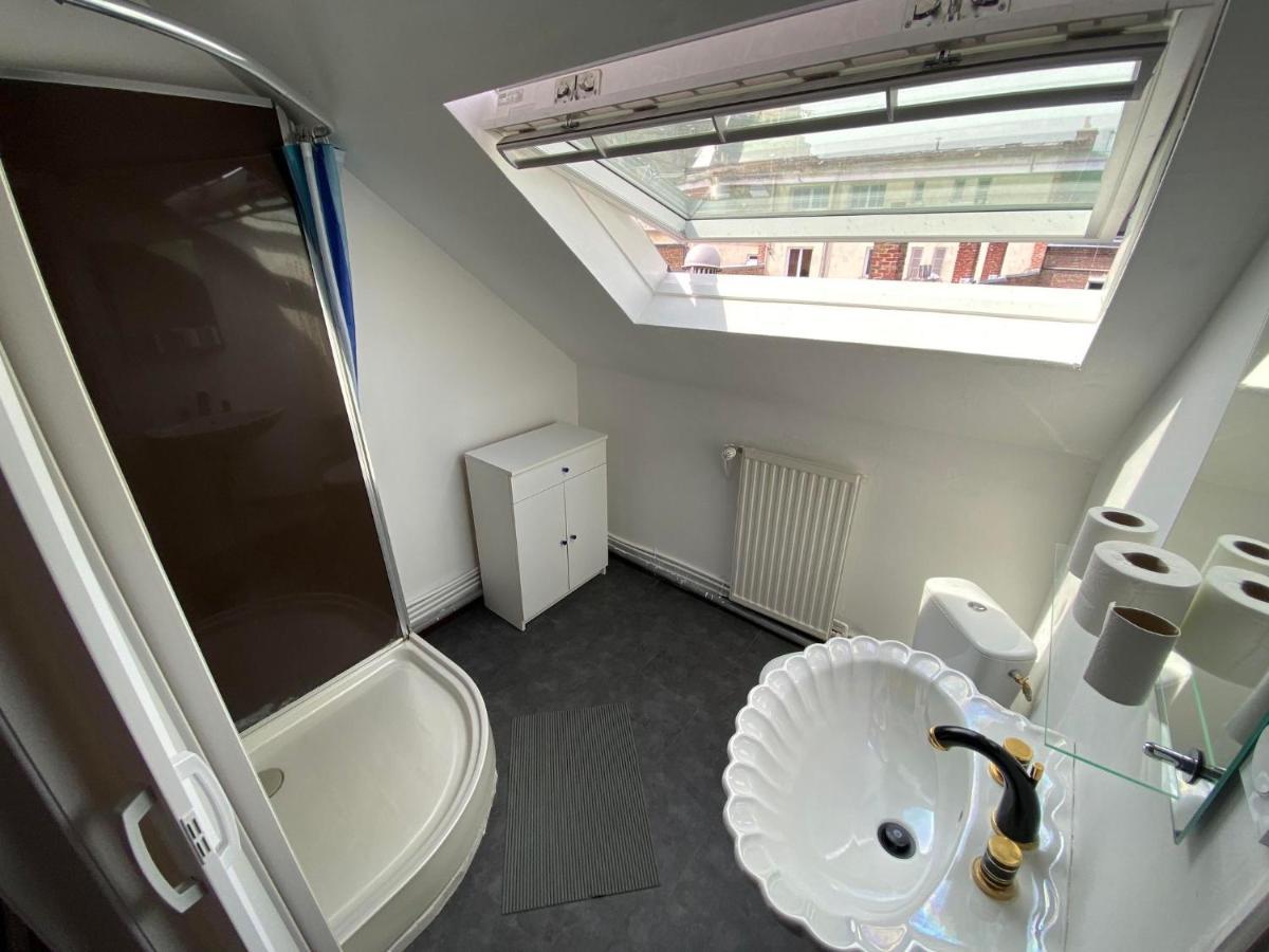 Appartement Dans Une Impasse Calme Proche De La Gare *