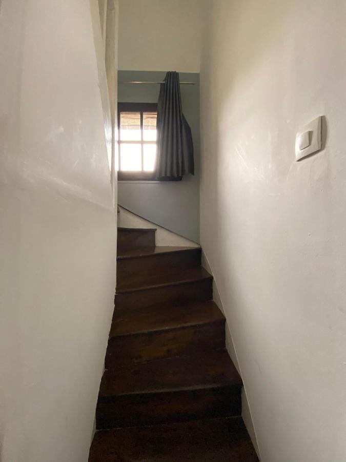 Appartement Dans Une Impasse Calme Proche De La Gare *